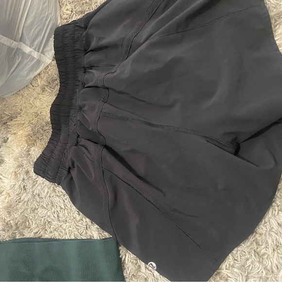 Lululemon athletic shorts w/ drawstring tie (lined) - Picture 3 of 3